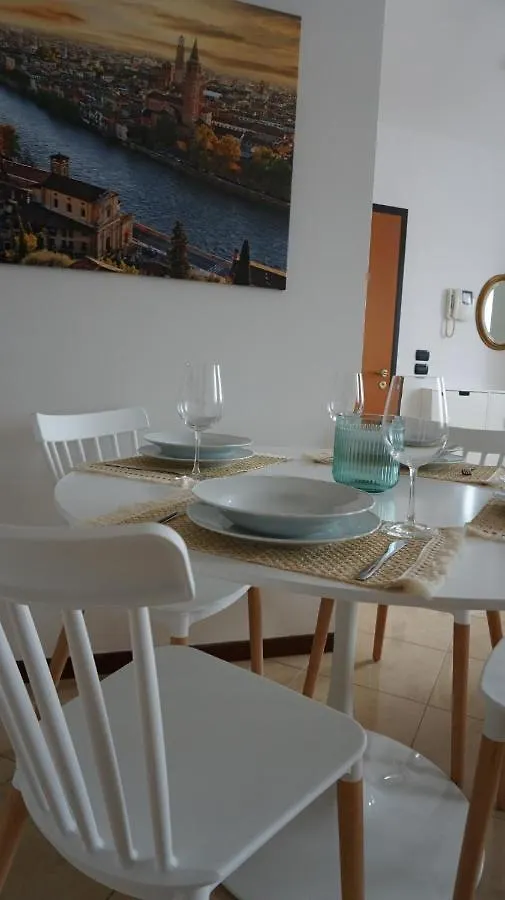 Apartment Appartamento A Verona E Parcheggio Nella Proprieta